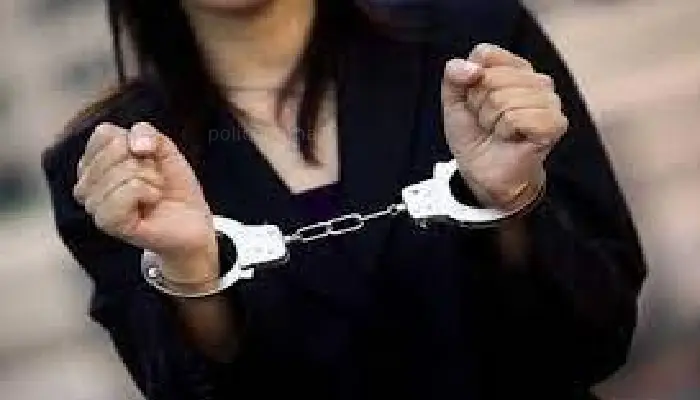 Pune Crime News | Khadak Police Station - Woman selling fake gold arrested
