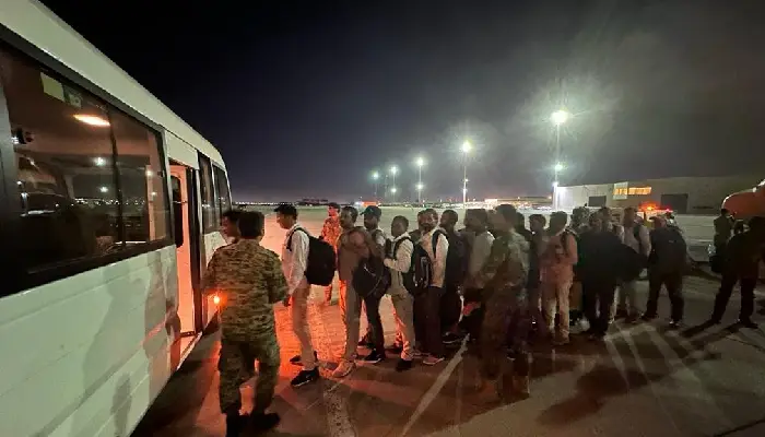Sudan Crisis | 34 citizens of Maharashtra who were stuck in Sudan entered India