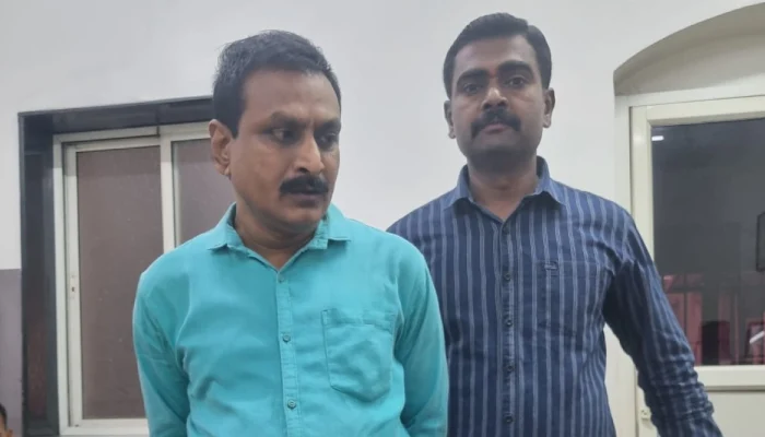 Pune Crime News | Pune Police Crime Branch Arrest Fake IAS Officer; Fraud by pretending to be a secretary in the Prime Minister's Office (PMO)