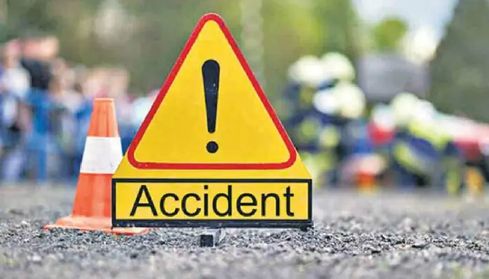 Pune Accident News | College student dies after car overturns in rush hour, incident on Mumbai-Bangalore bypass