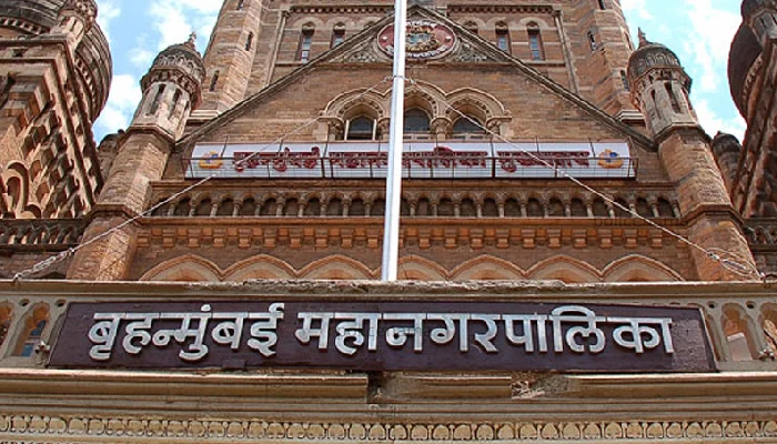 Maratha Survey | bmc assigned the task of maratha survey to tamil speaking sweepers mumbai marathi news