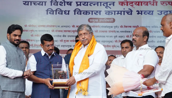 Chandrakant Patil - Pune Hadapsar News | Chandrakant Patil On MP Amol Kolhe And MLA Chetan Tupe At Pramod Nana Bhngire Program