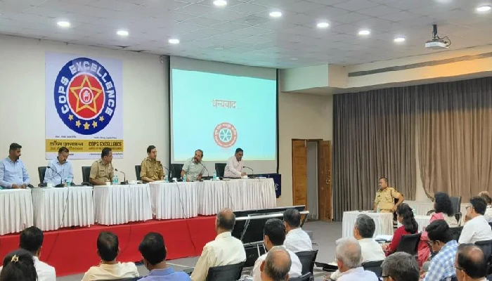 Pune Police On Traffic Jam | In line with pre-monsoon preparations, a meeting was held at the Pune Police Commissionerate; Directing the systems to complete the remedial works at the earliest to avoid traffic jams