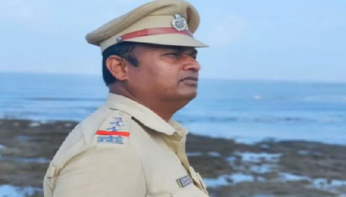 Police Death Due To Heart Attack | unfortunate incident police officer dies of heart attack while helping flood victims