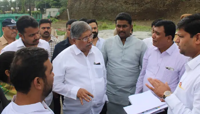 New Chandani Chowk flyover | Inspection of flyover work at Chandni Chowk by Guardian Minister Chandrakant Patil
