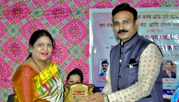 Jayashree Aba Bagul | Jayshree Aba Bagul honored with Adarsh ​​Mata Award