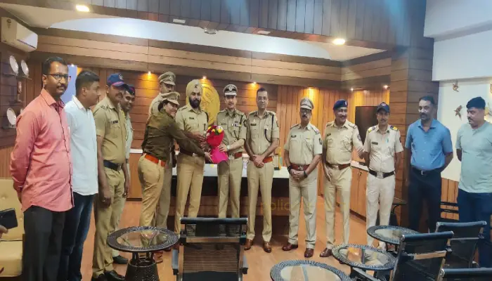 Pune Police News | 9 accused in preparation for robbery are arrested, CP Ritesh Kumar, Jt CP Sandeep Karnik felicitation of police officers and staff