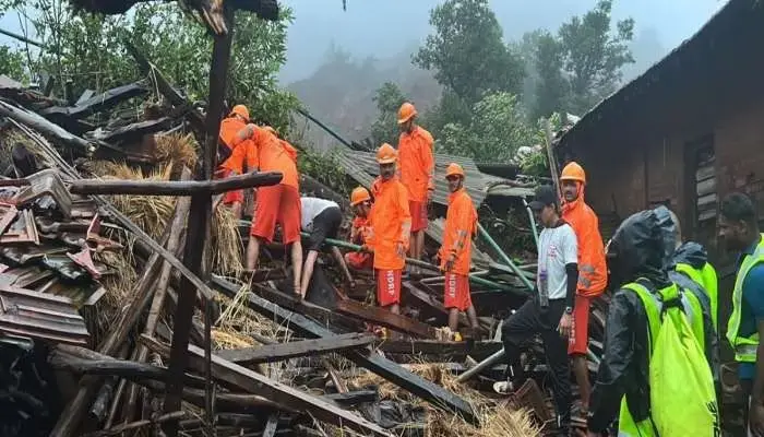 Raigad Irsalwadi Landslide | irsalwadi landslide update news rescue work stopped by agencies 12 dies and 98 peoples safely rescue in irsalwadi landslide khalapur