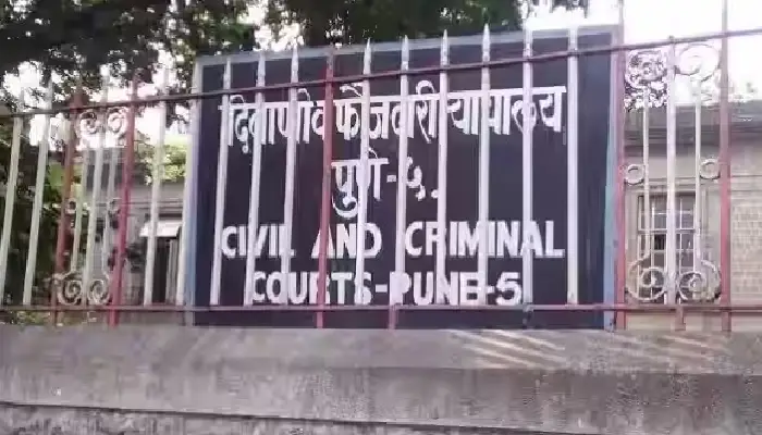 Pune Crime News | Woman assaulted in Shivajinagar court; A case has been registered against four people including the lawyer