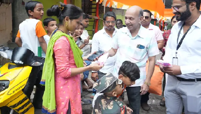Kashish Social Foundation | Kashish Social Foundation distributed Sanitary Napkins on the occasion of Independence Day