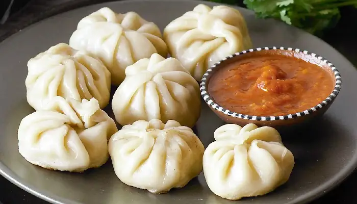 Momos-Monsoon | are you also fond of momos do not eat them by mistake in monsoon season know side effects of street food