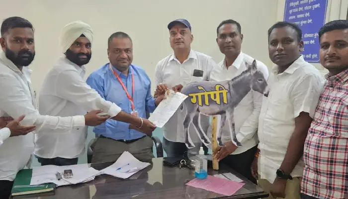 Pune NCP on Gopichand Padalkar | 'Recruit Gopichand Padalkar to Yerawada Mental Hospital', a unique movement of NCP workers in Pune