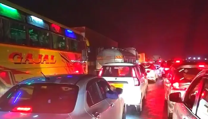 Mumbai-Pune Expressway Traffic Jam
