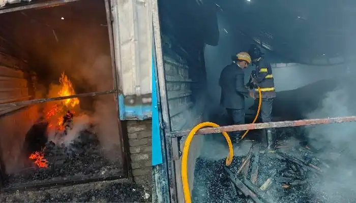 Pune Fire News | Heavy fire at security door warehouse; Incidents in Loni Kalbhor