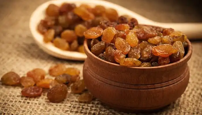 Side Effects Of Raisins | know about these 5 harmful effects of eating too much raisins