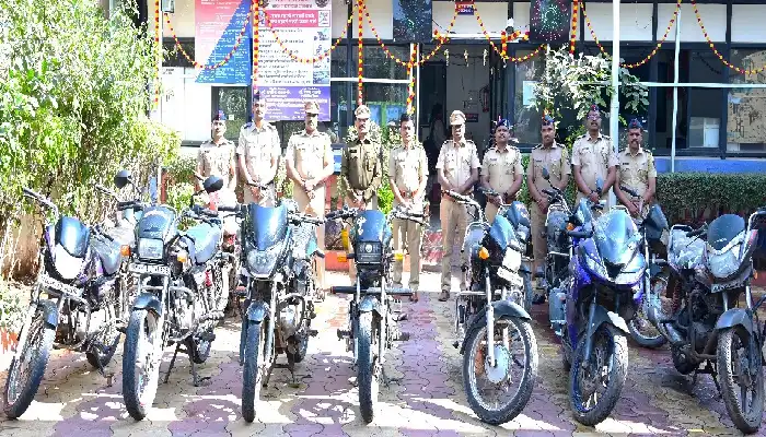 Pune Pimpri Chinchwad Crime News | Chakan police arrested two vehicle thieves, seized 15 two-wheelers worth 8 lakhs