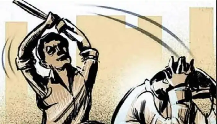 Pune Hadapsar Crime | Pune: Beating with wooden stick for honking, FIR against four