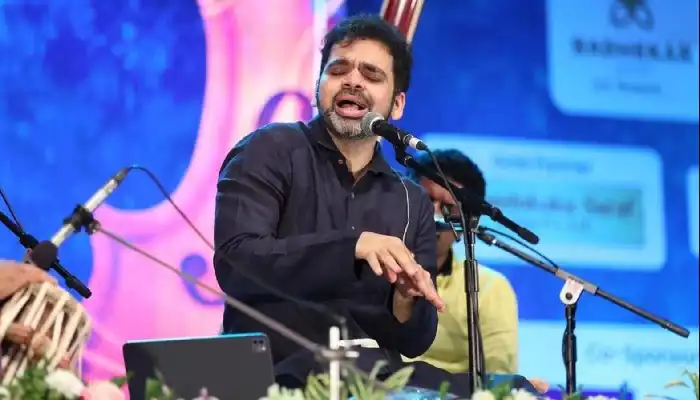 Singer Rahul Deshpande | Abhanga by Rahul Deshpande at the Mahasanskriti Mahotsav thrilled the audience with devotion; A burst of laughter from 'Yeda Perhaps Returns' in Baramati