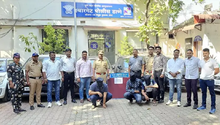 Pune Swargate Police | Sale of four-wheelers based on fake documents! Gang busted by Swargate police; 36 lakh vehicles seized