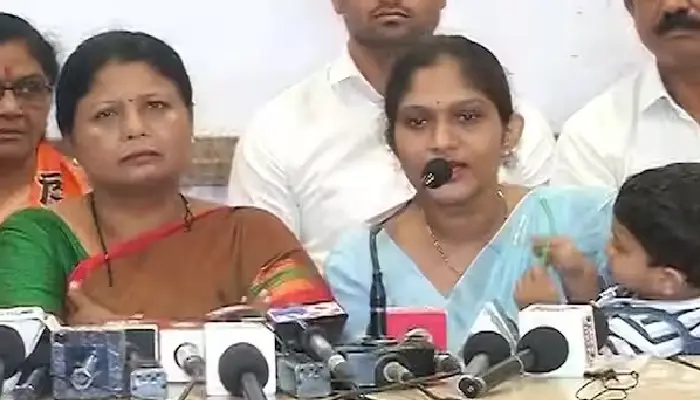 Ramdas Tadas | BJP MP's daughter-in-law's serious allegations, expressed grief in a press conference with a small child, sought an appointment with Modi